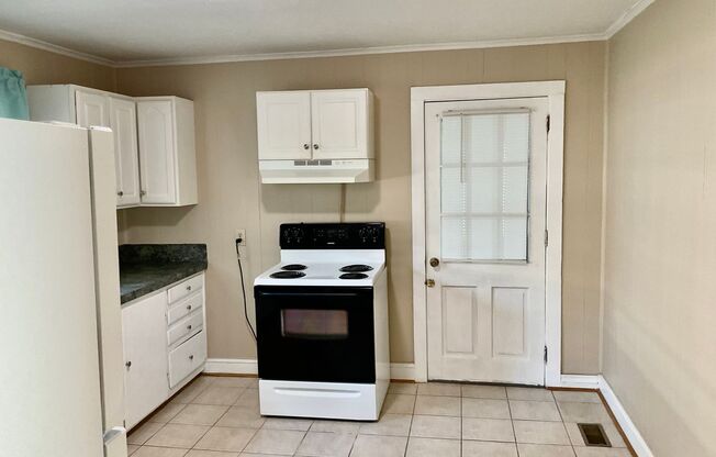 2 beds, 1 bath, $975