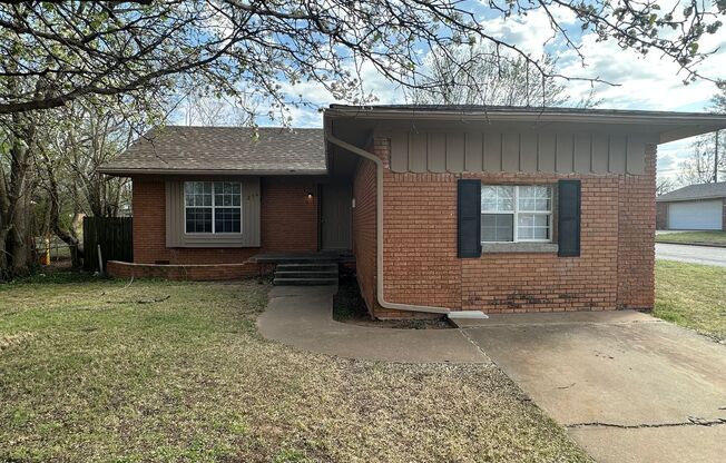 3 Bed 1.5 Bath Home Near the Village and City Parks!