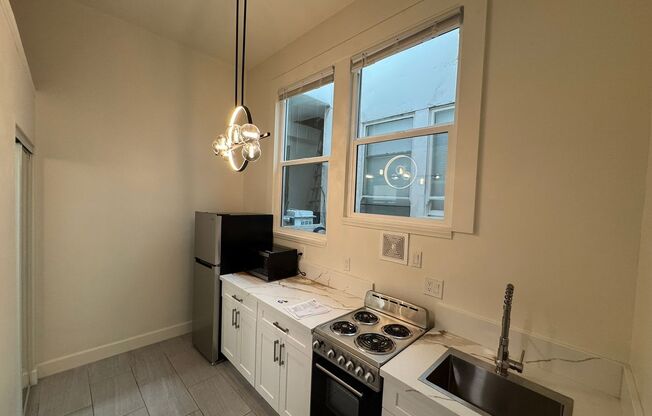 Studio, 1 bath, $1,400, Unit 34