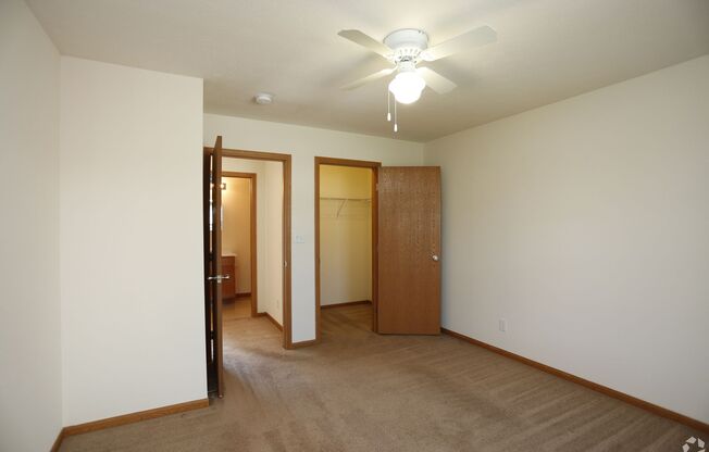 2 beds, 2 baths, 1,155 sqft, $1,400, Unit Apt 37