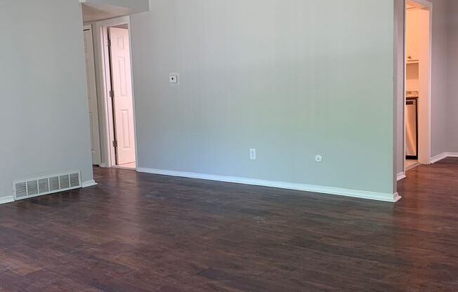 2 beds, 1 bath, 900 sqft, $1,095, Unit 3701 #3