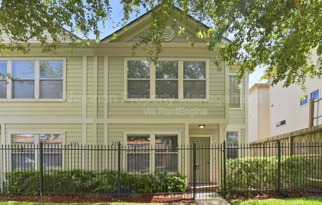 2711 POLK ST