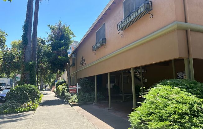 2508 L Street – Classic Midtown Living