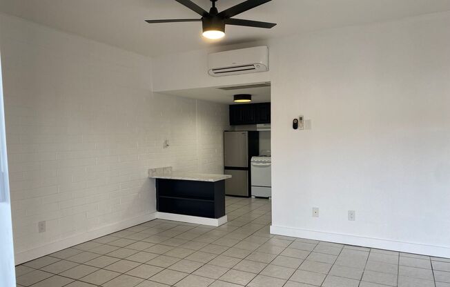 Studio, 1 bath, 400 sqft, $995, Unit 107