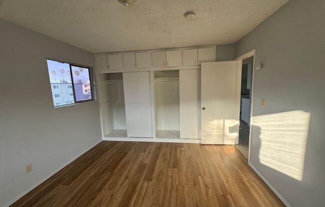 2 beds, 1 bath, 995 sqft, $2,050, Unit 322-R