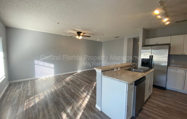 2076 CYPRESS BAY BLVD