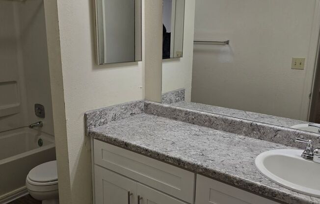 1 bed, 1 bath, 709 sqft, $850, Unit PG 1124