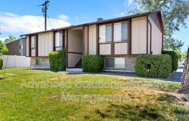 1329 N Redwood Rd
