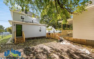 878-878 1/2 Sullivant Ave