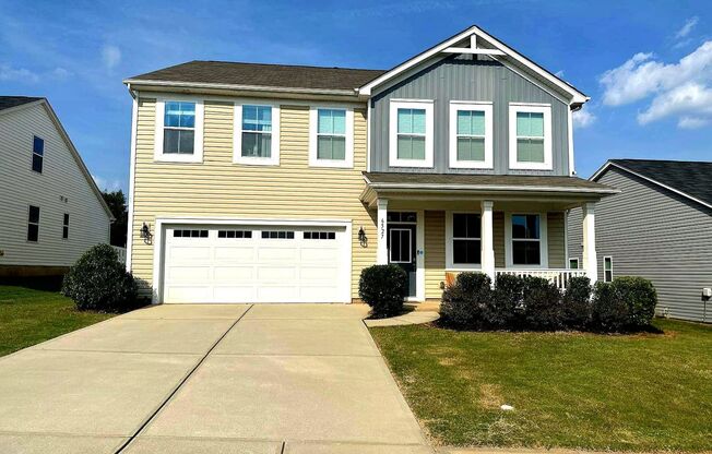 Huge 5 Bedroom / 4.5 Bathroom North Charlotte