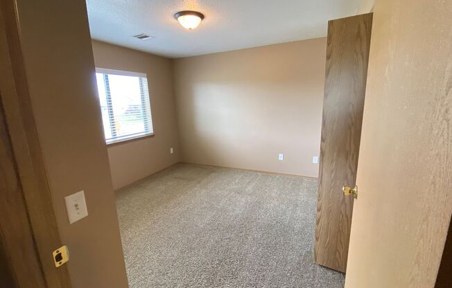 2 beds, 1 bath, 1,050 sqft, $1,100, Unit 205