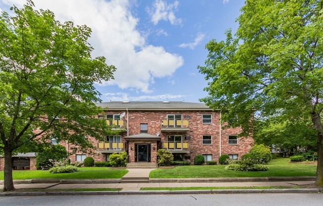 43 BURNHAM ST