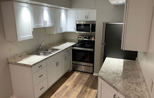 1 bed, 1 bath, $900, Unit 2