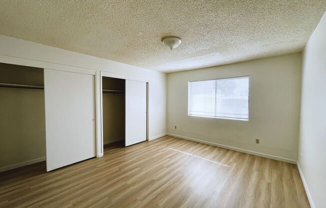 2 beds, 1 bath, $1,375, Unit Unit B