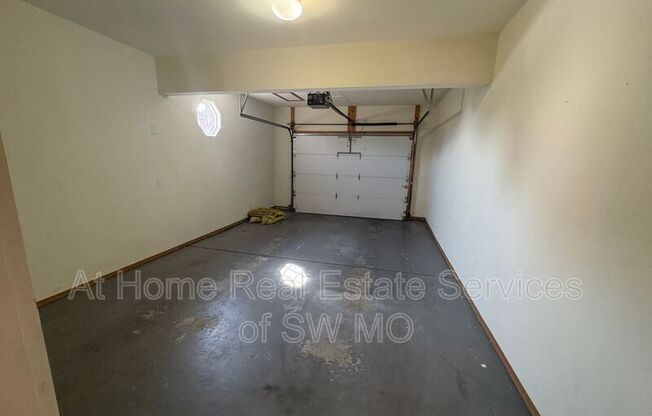 1502 W FROSTY