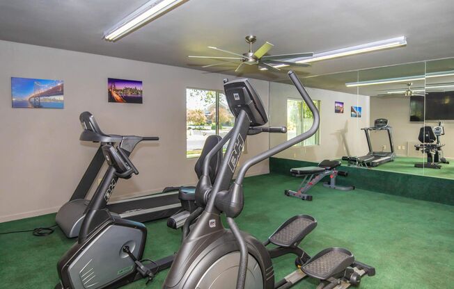 2 beds, 1 bath, 897 sqft, $1,455, Unit RW213