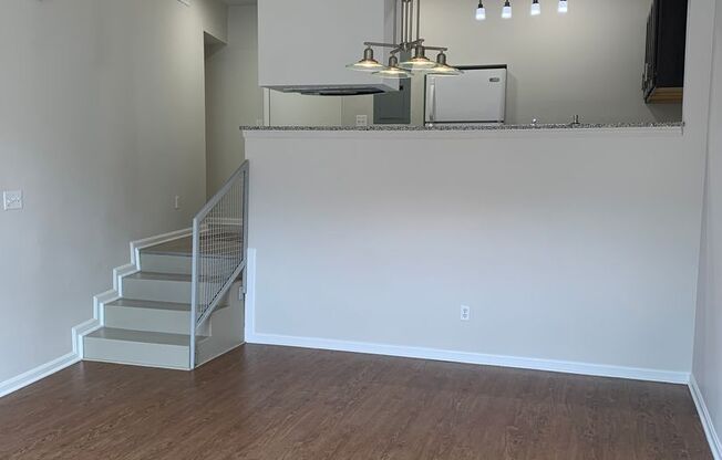 Updated Crescent Hills Condo 2 bed/2 bath - Renaissance Lofts