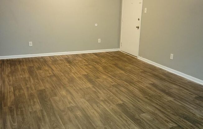 2 beds, 1 bath, 830 sqft, $1,090, Unit 86