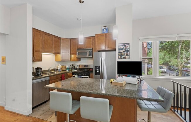 429 W Wellington Ave