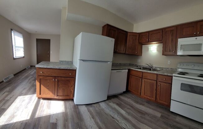 2 beds, 1 bath, 794 sqft, $835, Unit 3545-B