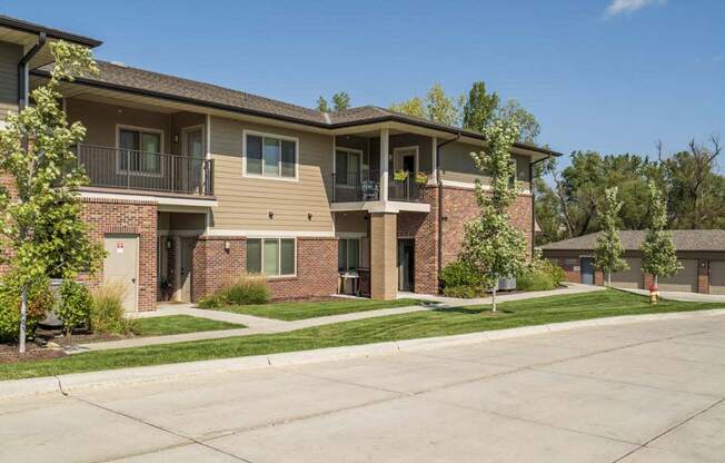 Balconies at Villas of Omaha townhome apartments in northwest Omaha NE 68116