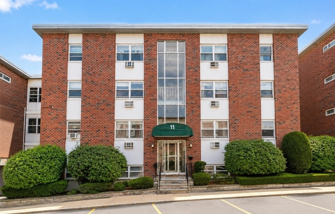 11 Commonwealth Court