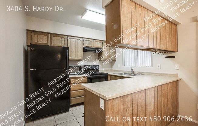3404 S HARDY DR