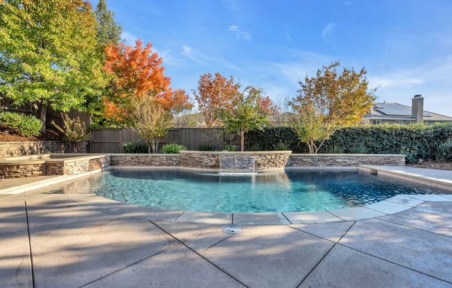 Gorgeous Single Story Home with a Sparkling Pool and Spa!