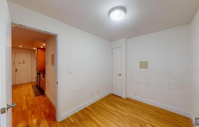 26 CHARLTON ST