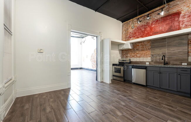 518 E DOUGLAS AVE
