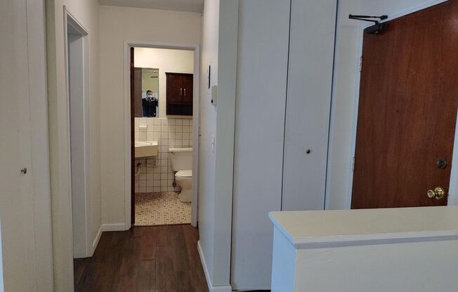 1 bed, 1 bath, 561 sqft, $975, Unit 203