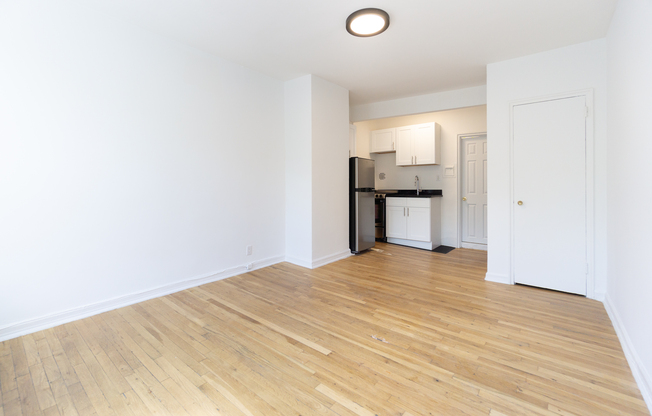 319 E 5 ST