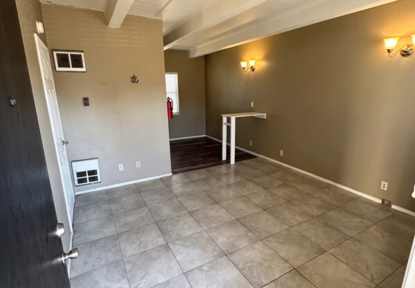 5261 ALHAMBRA DR