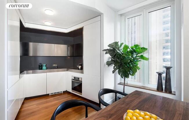 3 beds, 2 baths, 1,373 sqft, $9,750, Unit 16H