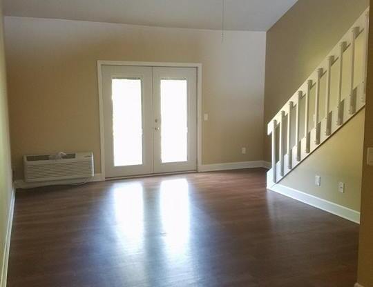 1 bed, 1 bath, 733 sqft, $1,295, Unit 6273-07