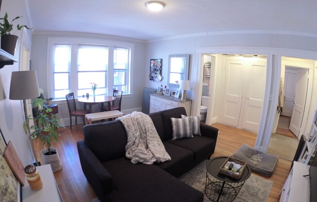 1 bed, 1 bath, $2,400, Unit 24