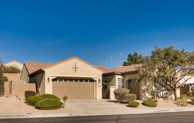 Modern Luxury Oasis with Heated Pool: 4BR, 3BA Gem in Henderson, NV!