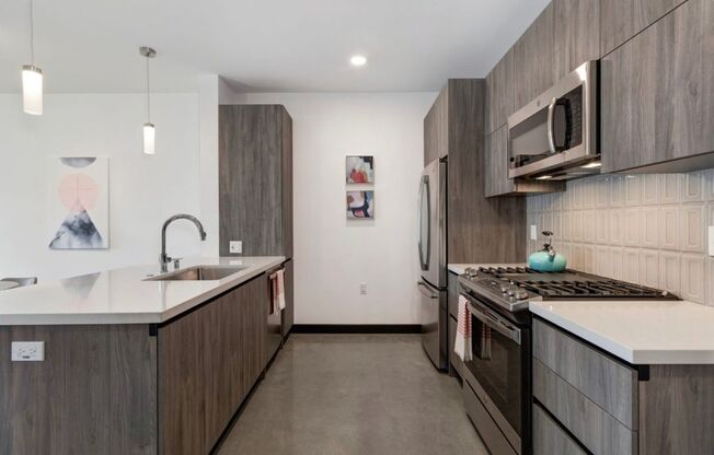 2 beds, 2 baths, 840 sqft, $3,495, Unit PH09