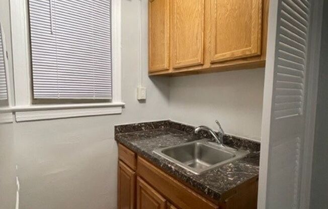 Studio, 1 bath, 300 sqft, $1,700, Unit 602