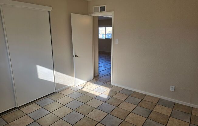 2 beds, 1 bath, 750 sqft, $1,175, Unit UNIT 3