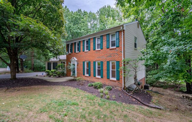 Fabulous 4 Bed 2.5 Bath Colonial With Patio and Large Yard In Oakleigh Woods
