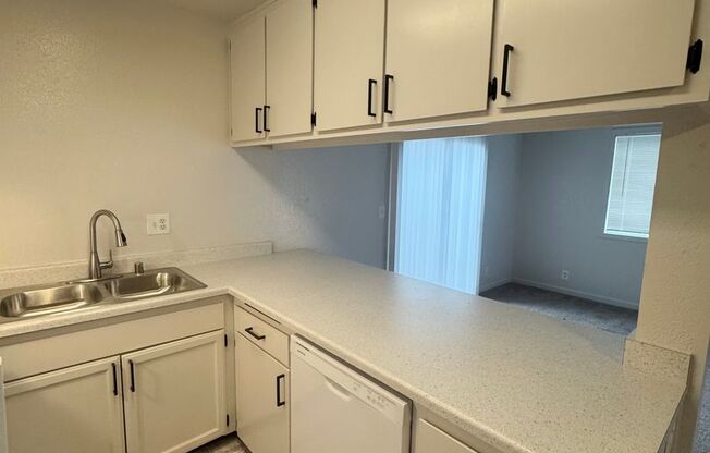 2 beds, 1.5 baths, 900 sqft, $1,425, Unit Unit 1