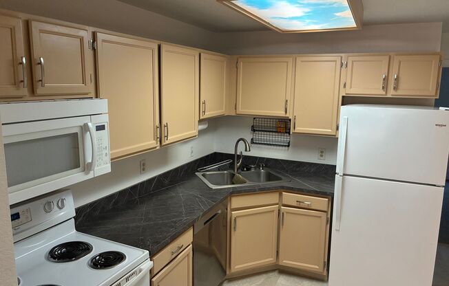 Charming 1 Bedroom, 1 Bathroom Available Immediately!