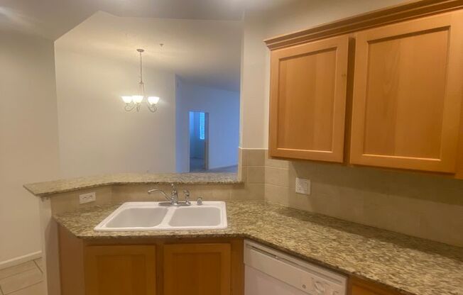 Stunning Top Floor View Condo at Park Avenue!