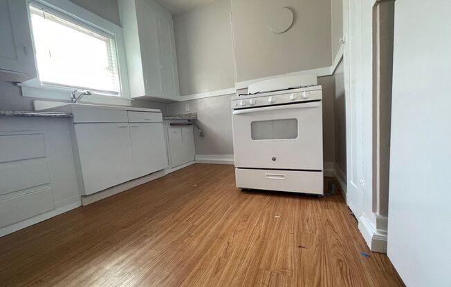 Studio, 1 bath, 500 sqft, $1,249, Unit 304