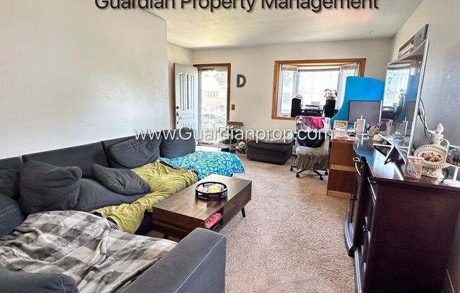 633-635 Madison St NE