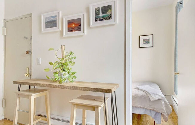 2 beds, 1 bath, $3,999, Unit 1B