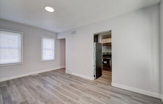 2 beds, 1 bath, $750, Unit 5