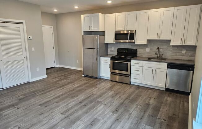 1 bed, 1 bath, 590 sqft, $1,283, Unit 2E