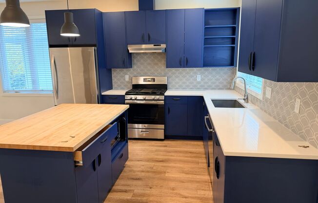 4 bed/3.5 Bath Townhouse in Richmond Neighborhood, SE Portland